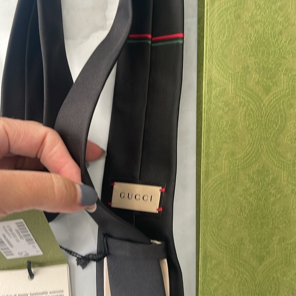 $350 New Authentic GUCCI Christmas Tie, Gift for him, black - red/green GG Logo - Picture 5 of 13